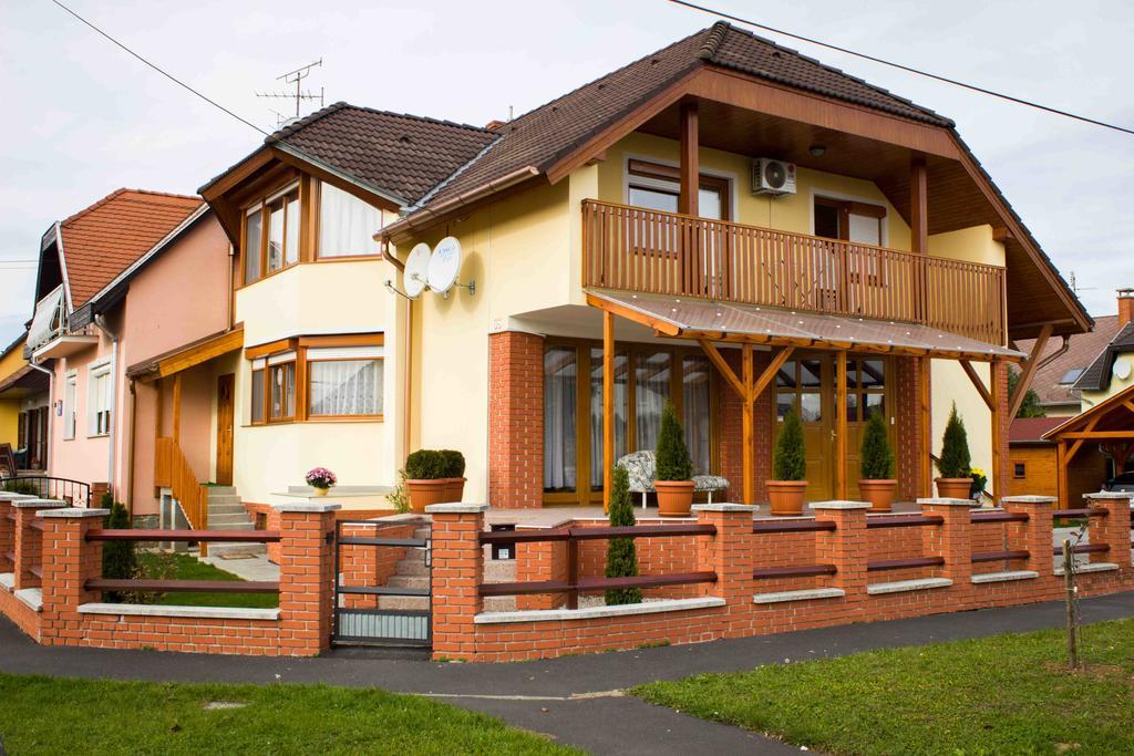 Marina-Bük Apartmanház Quarto foto